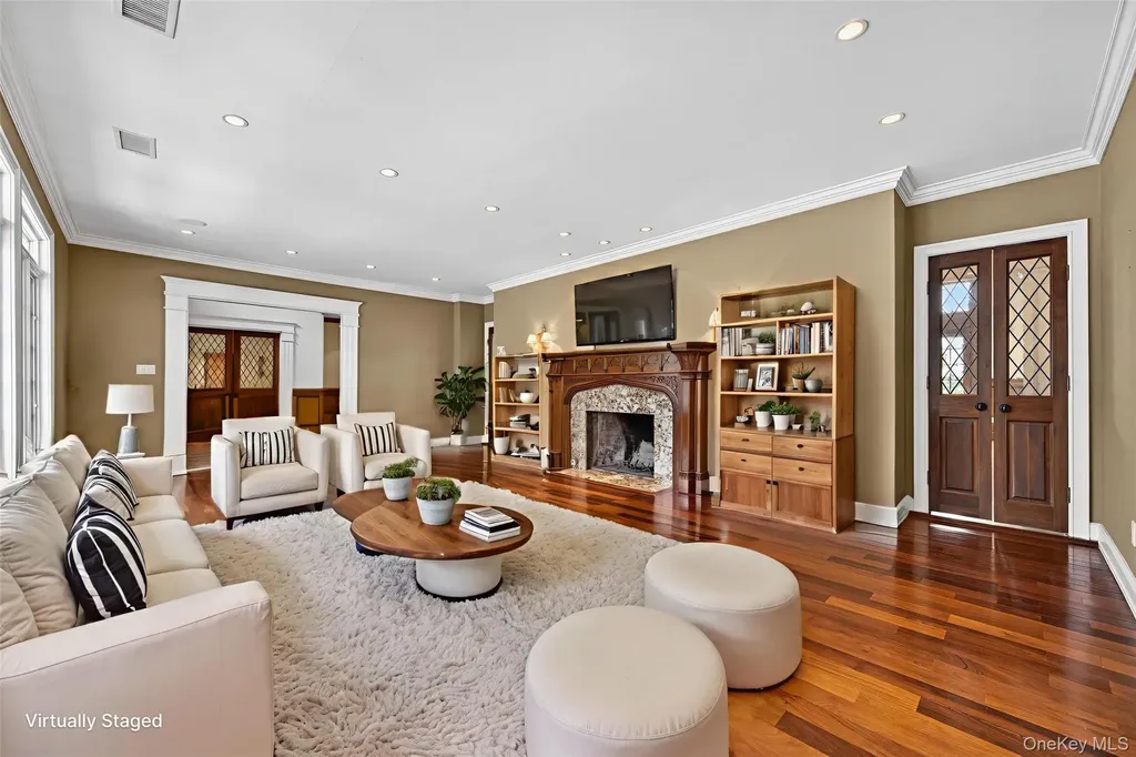220 Elderfields Road Manhasset NY 11030