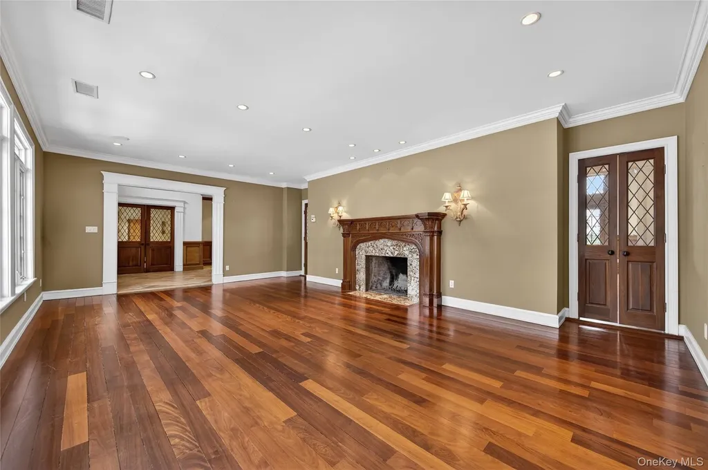 220 Elderfields Road Manhasset NY 11030