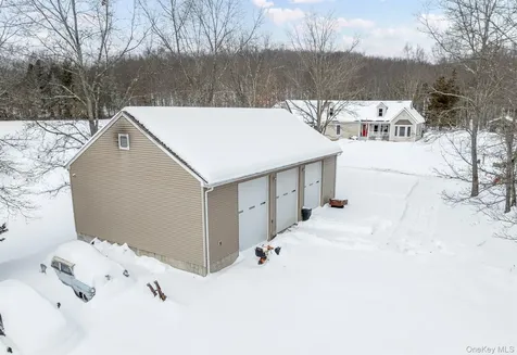 35 Appaloosa Lane Millbrook NY 12545