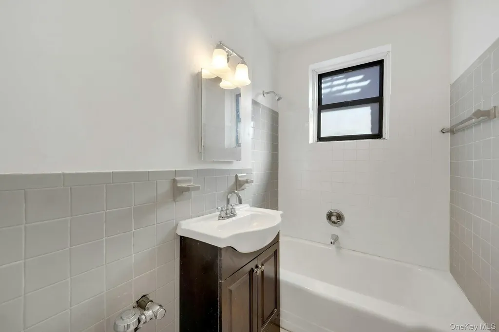 10 N Broadway White Plains NY 10601