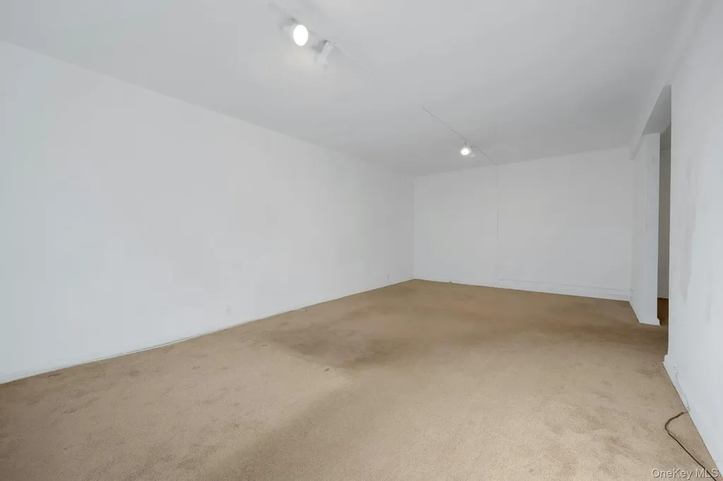 10 N Broadway White Plains NY 10601