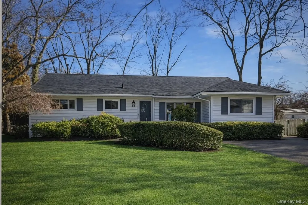 25 Rogers Lane Smithtown NY 11787