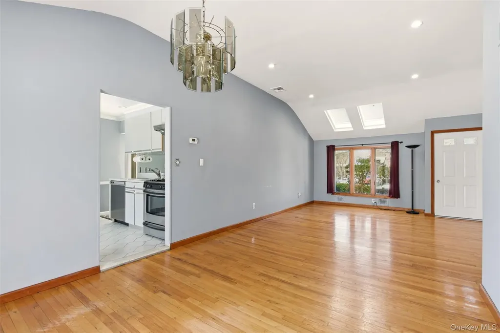 25 Rogers Lane Smithtown NY 11787
