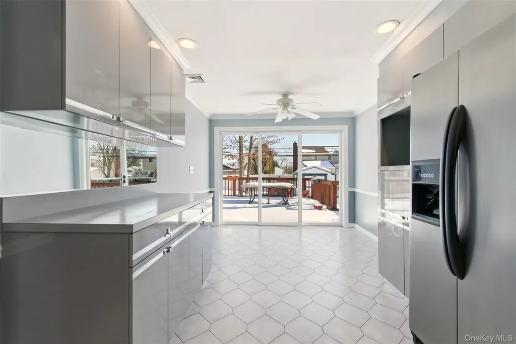 25 Rogers Lane Smithtown NY 11787
