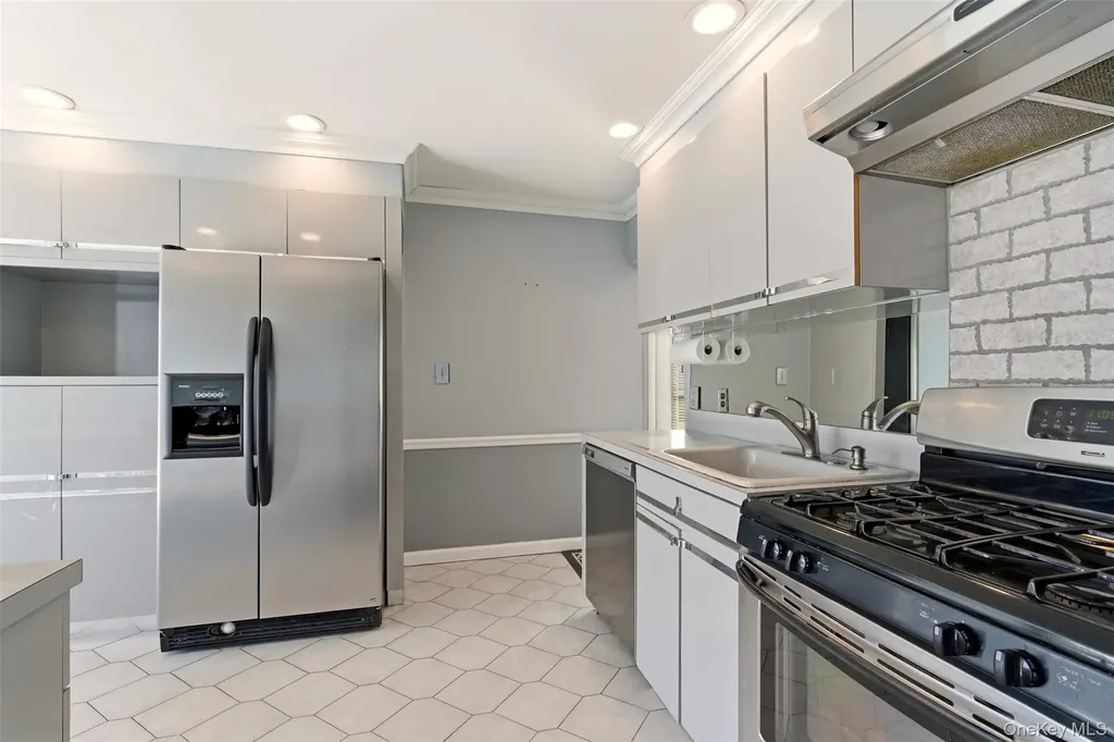 25 Rogers Lane Smithtown NY 11787