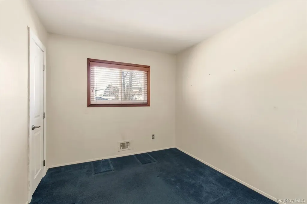 25 Rogers Lane Smithtown NY 11787