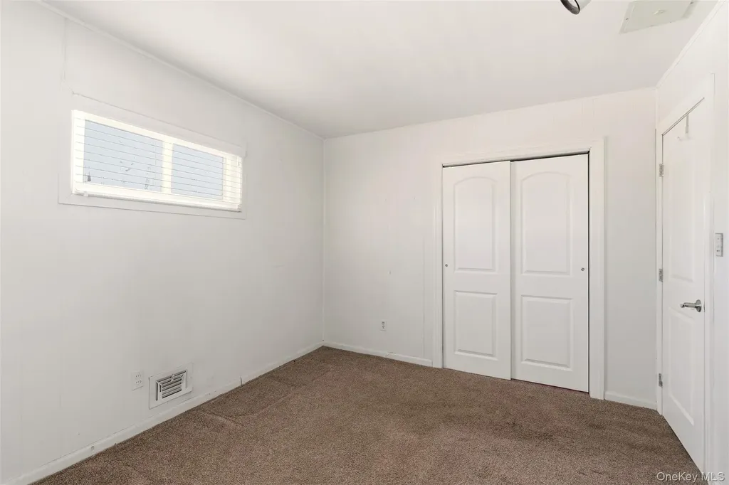 25 Rogers Lane Smithtown NY 11787