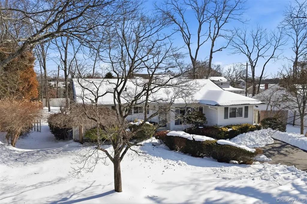 25 Rogers Lane Smithtown NY 11787
