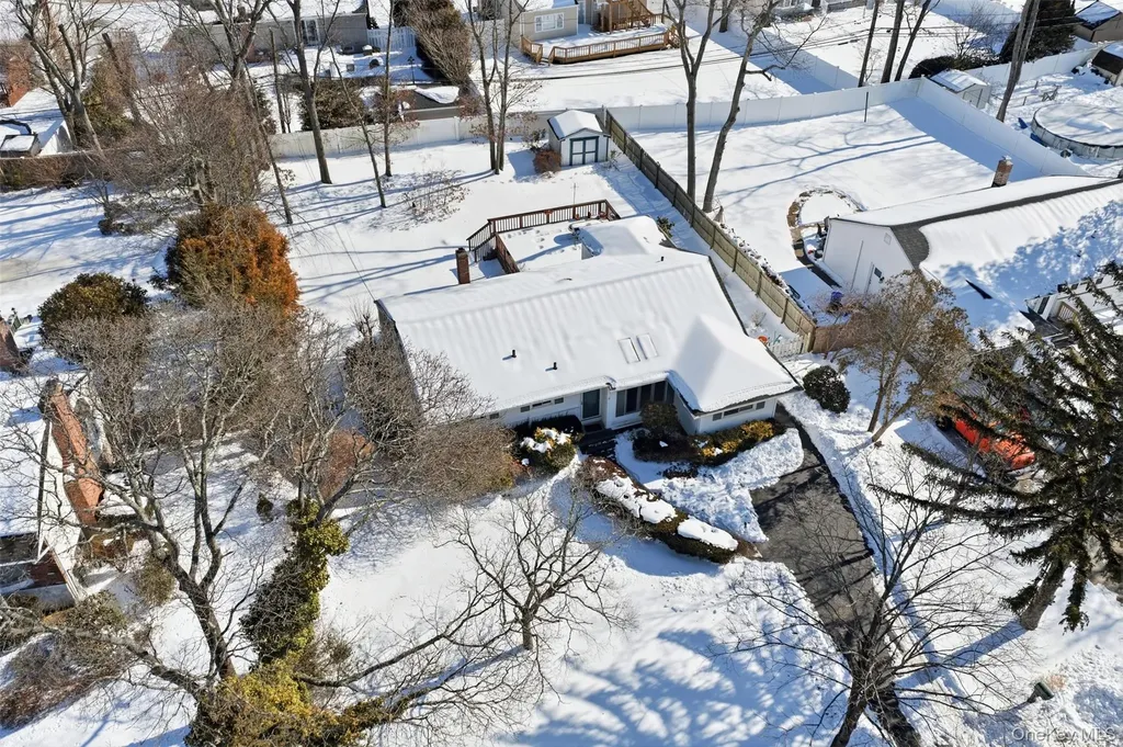 25 Rogers Lane Smithtown NY 11787