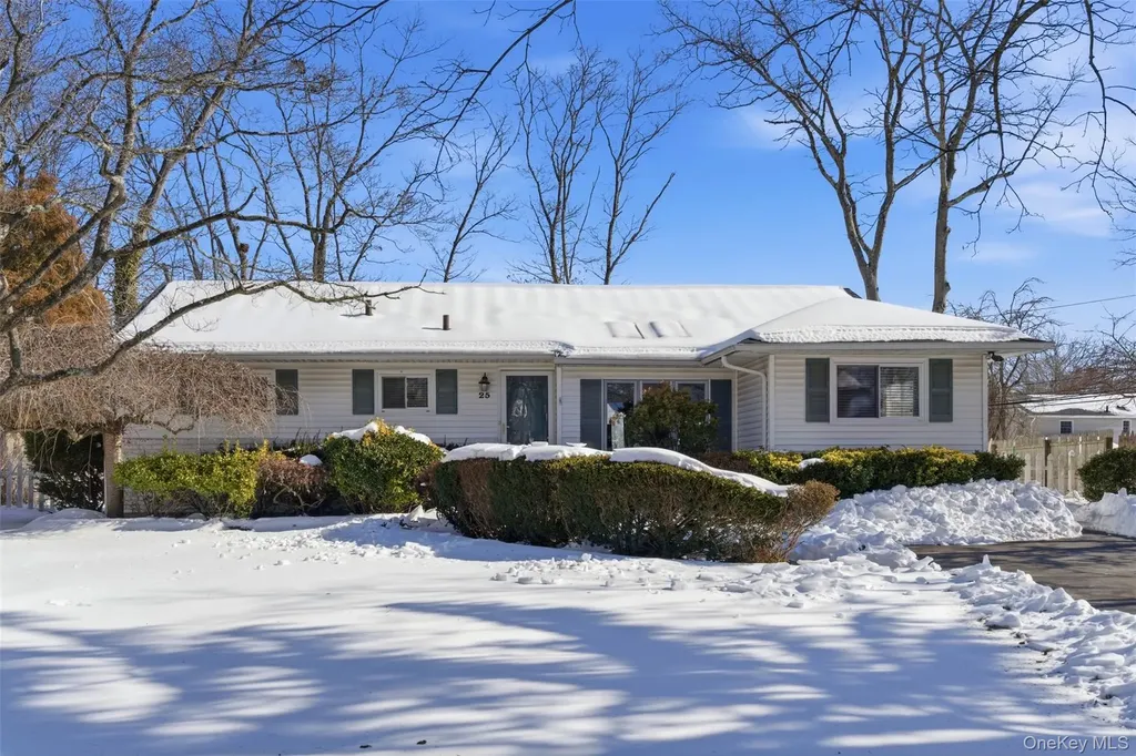 25 Rogers Lane Smithtown NY 11787