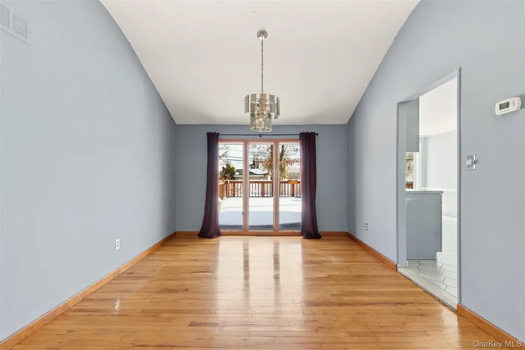 25 Rogers Lane Smithtown NY 11787