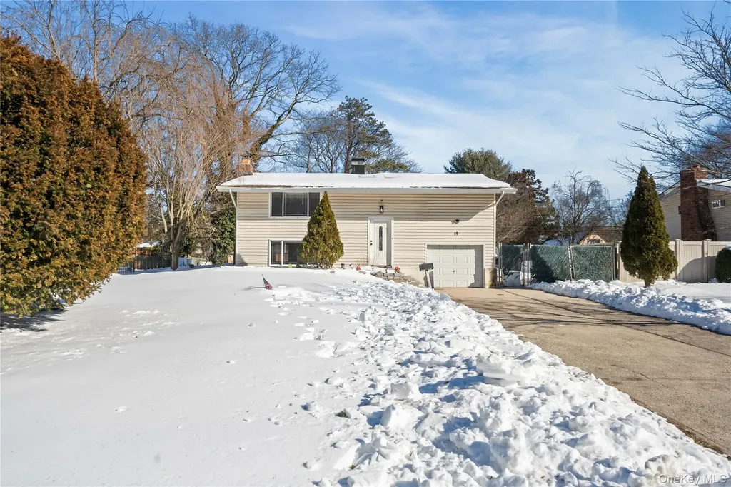 19 Scotchpine Drive Islandia NY 11749