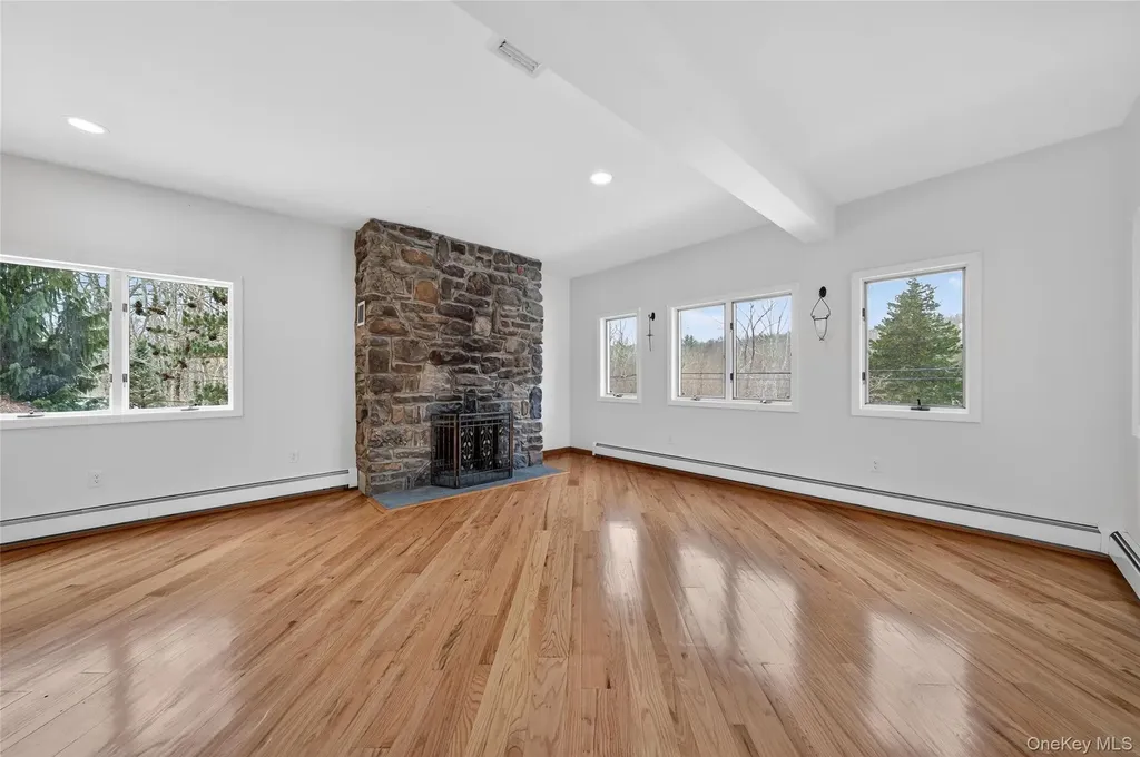 558 Pine Hill Road Chester NY 10918
