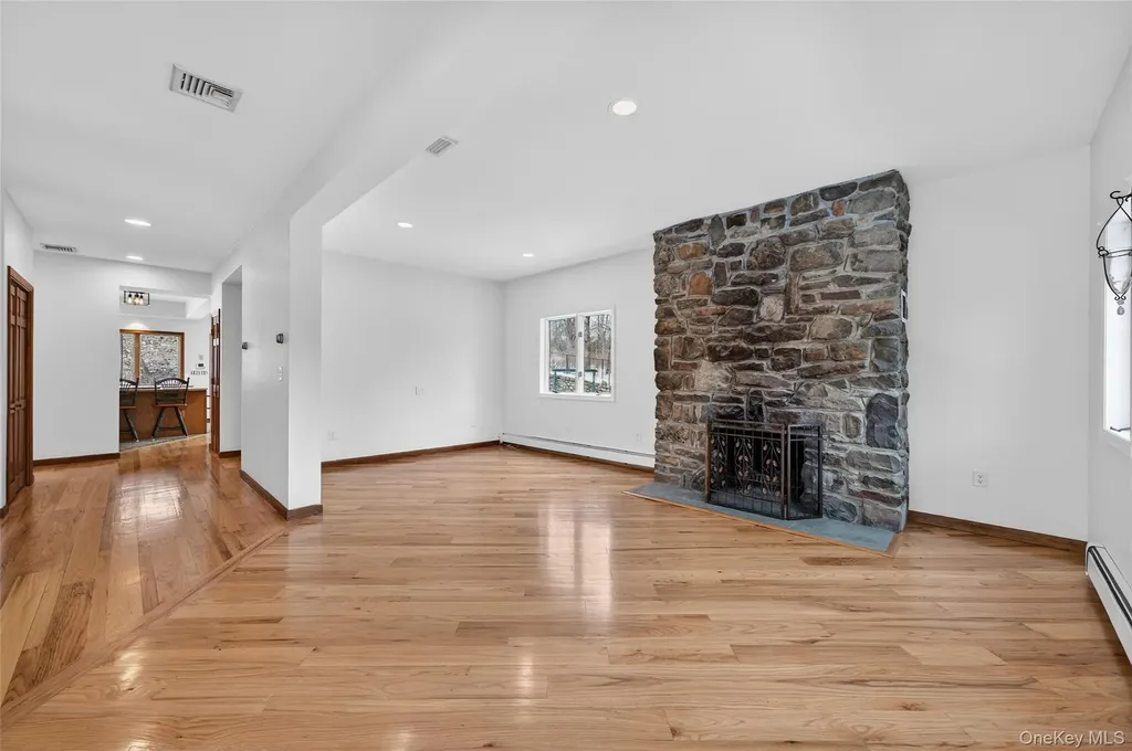 558 Pine Hill Road Chester NY 10918