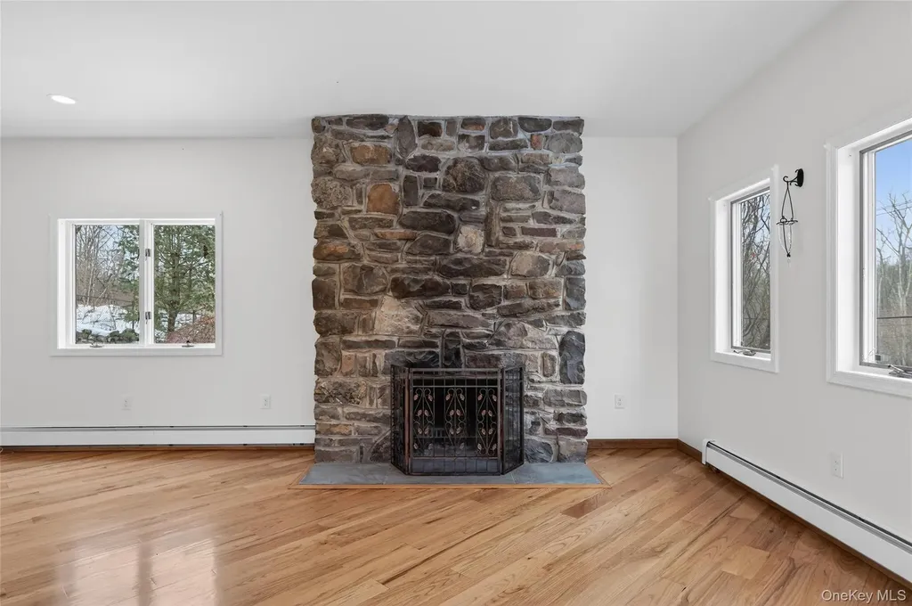 558 Pine Hill Road Chester NY 10918