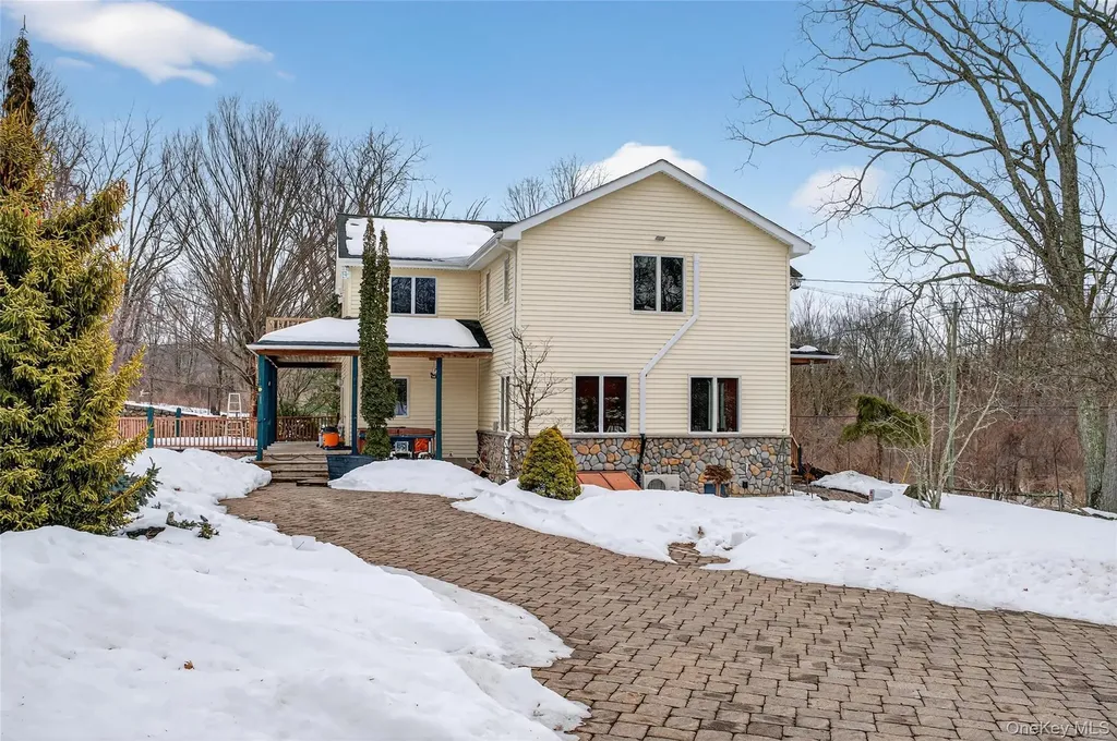 558 Pine Hill Road Chester NY 10918