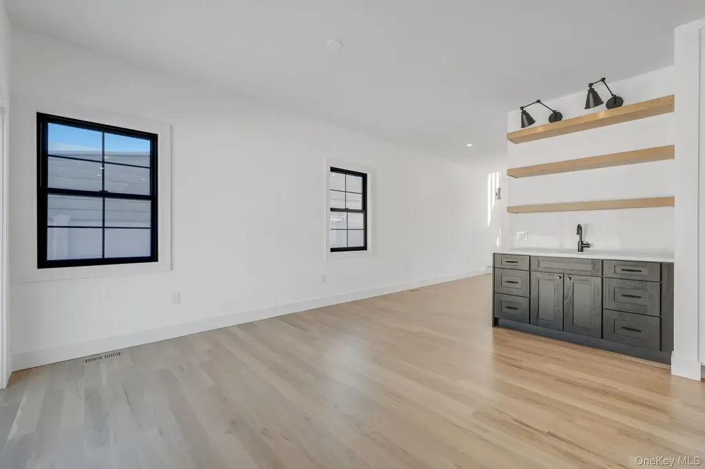 38 Pond Lane Levittown NY 11756