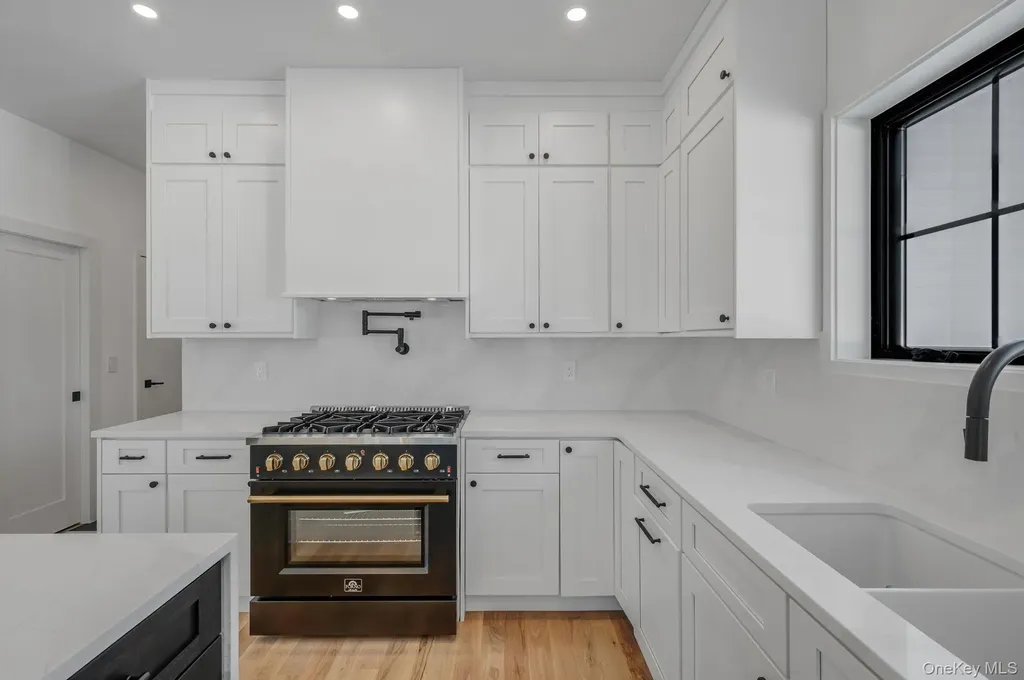 38 Pond Lane Levittown NY 11756