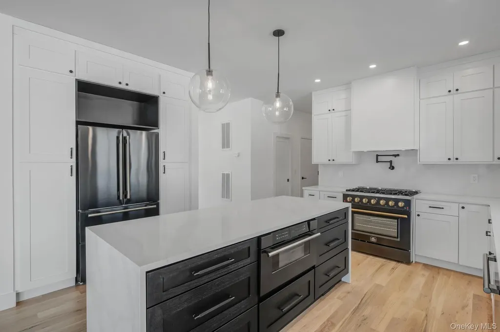 38 Pond Lane Levittown NY 11756