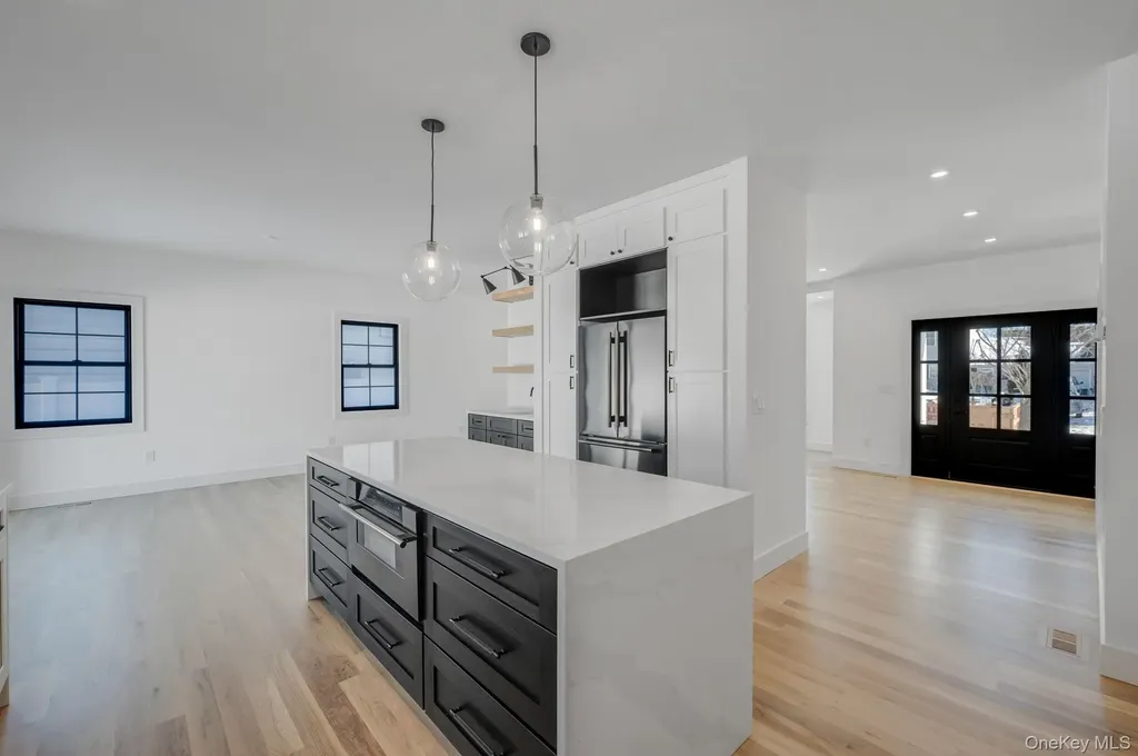 38 Pond Lane Levittown NY 11756