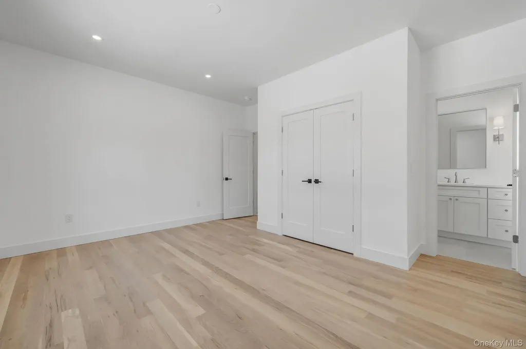 38 Pond Lane Levittown NY 11756