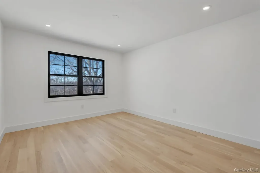 38 Pond Lane Levittown NY 11756