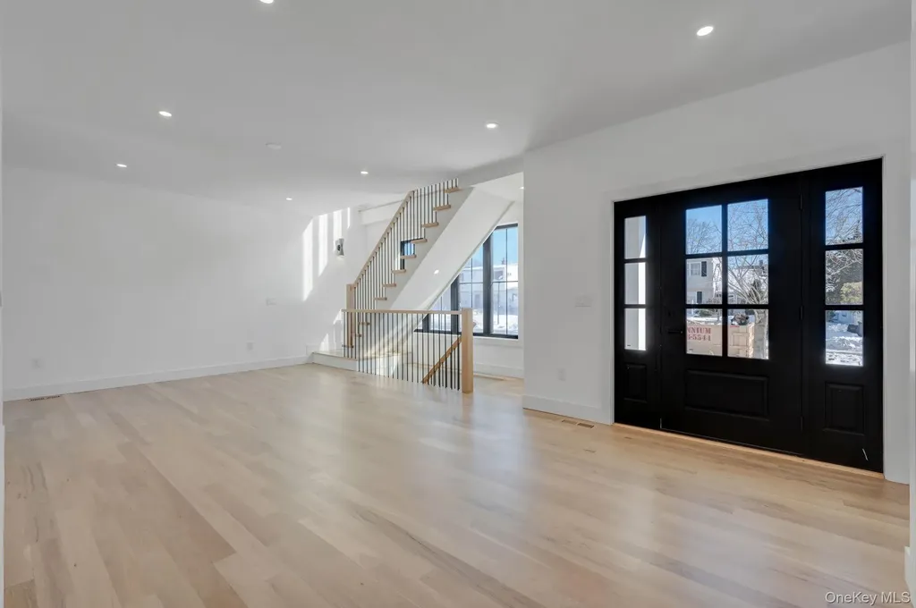 38 Pond Lane Levittown NY 11756