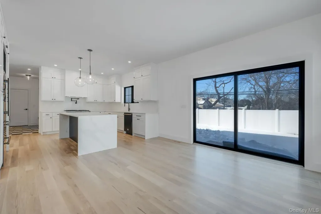 38 Pond Lane Levittown NY 11756