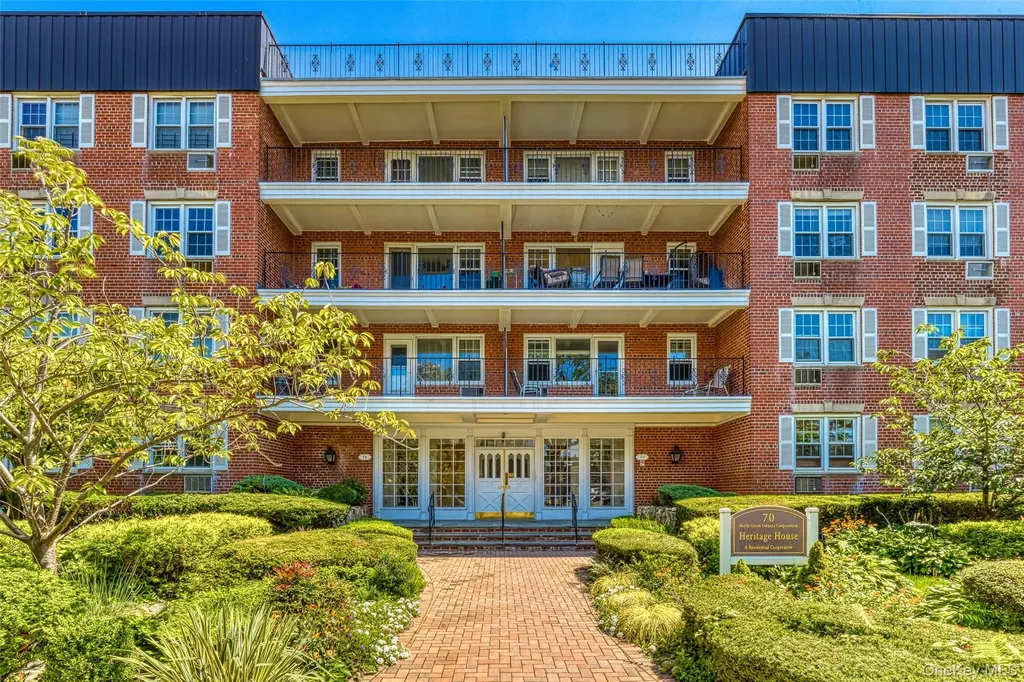70 North Grove Freeport NY 11520