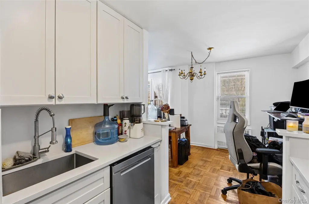 70 North Grove Freeport NY 11520
