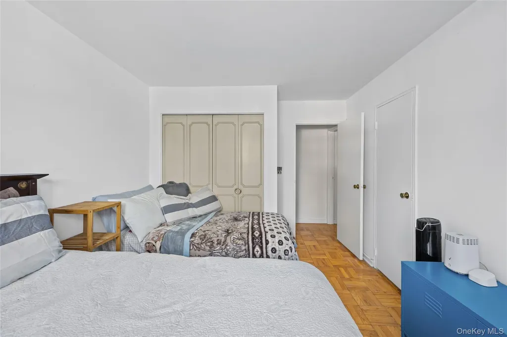 70 North Grove Freeport NY 11520