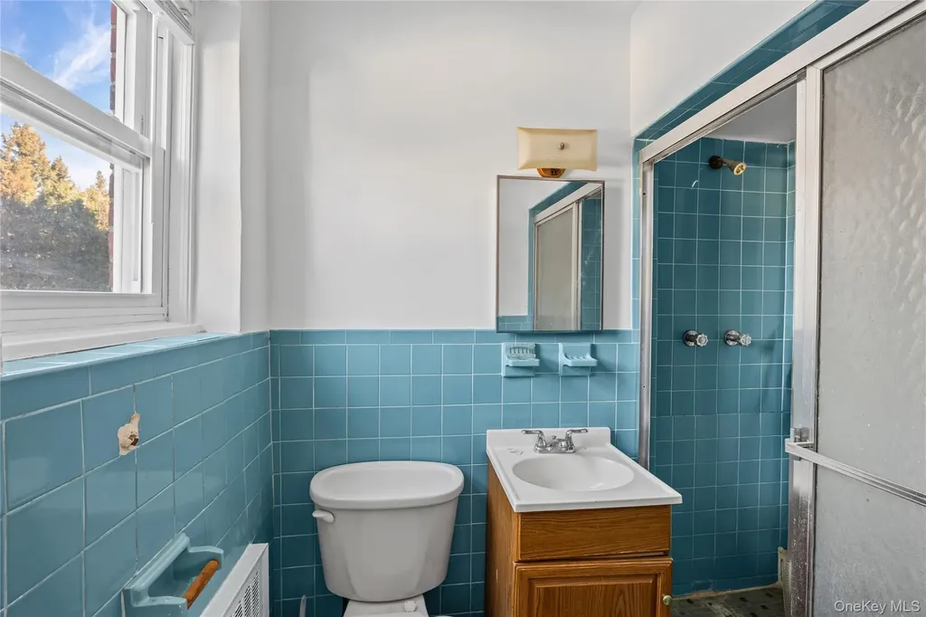 70 North Grove Freeport NY 11520