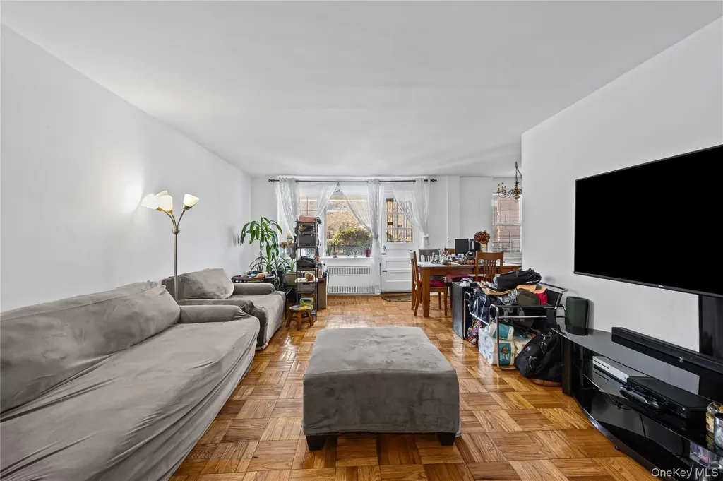 70 North Grove Freeport NY 11520