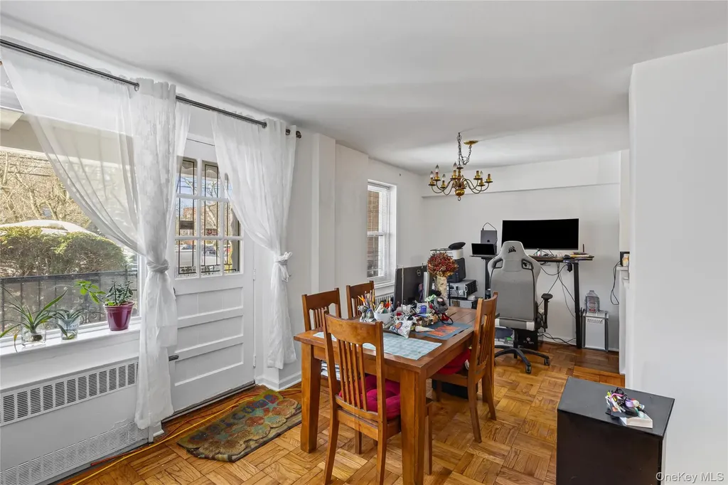 70 North Grove Freeport NY 11520