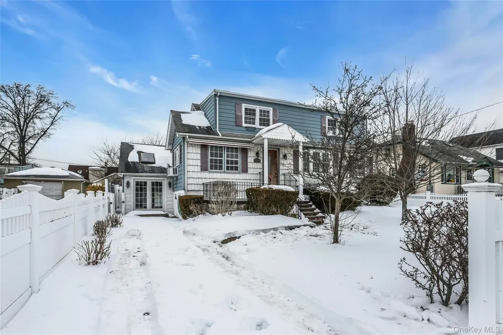 98 Moore Avenue Oceanside NY 11572