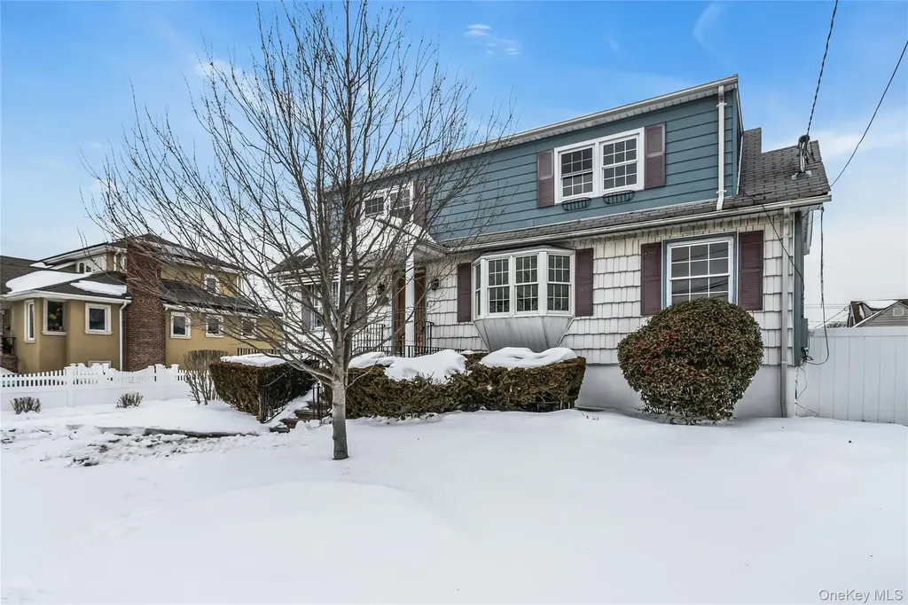 98 Moore Avenue Oceanside NY 11572