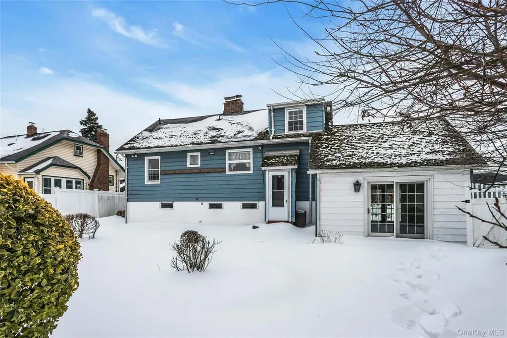 98 Moore Avenue Oceanside NY 11572