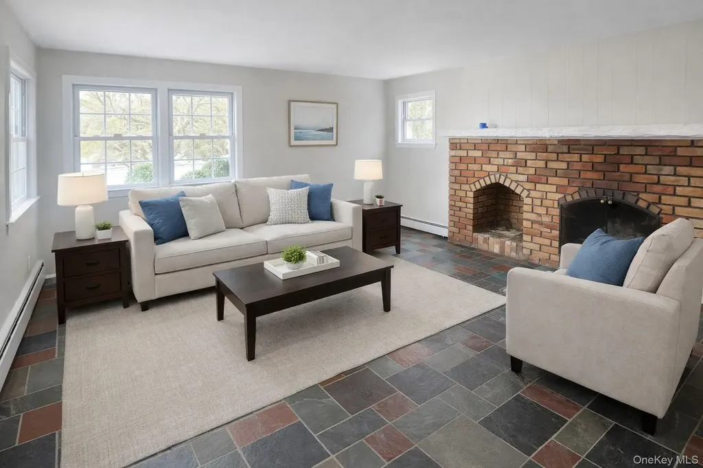 107 E Woodside Avenue Patchogue NY 11772