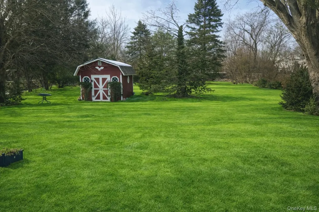 107 E Woodside Avenue Patchogue NY 11772