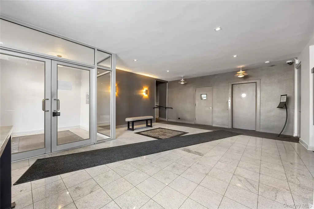 6200 Riverdale Bronx NY 10471