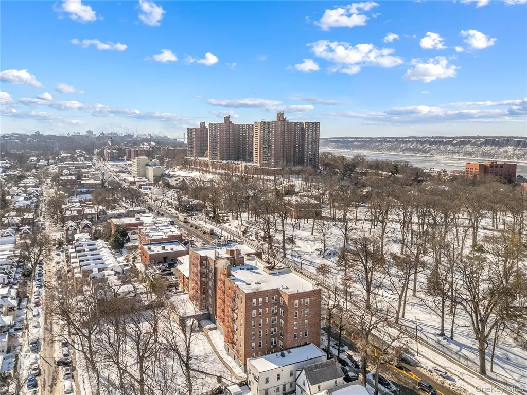 6200 Riverdale Bronx NY 10471