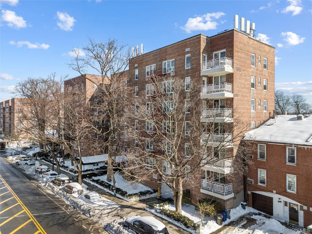 6200 Riverdale Bronx NY 10471