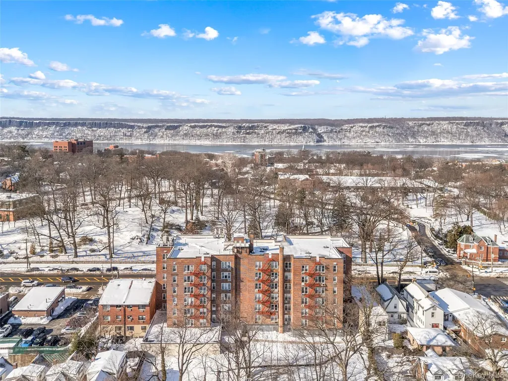 6200 Riverdale Bronx NY 10471