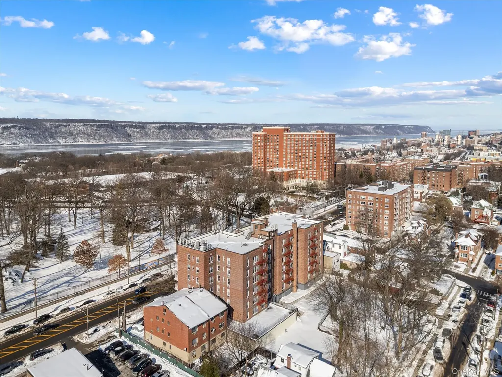 6200 Riverdale Bronx NY 10471