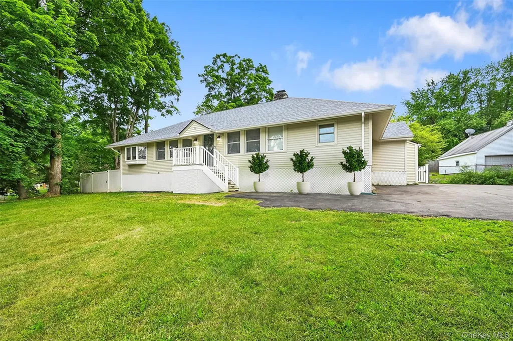 96 Galloway Road Warwick NY 10990