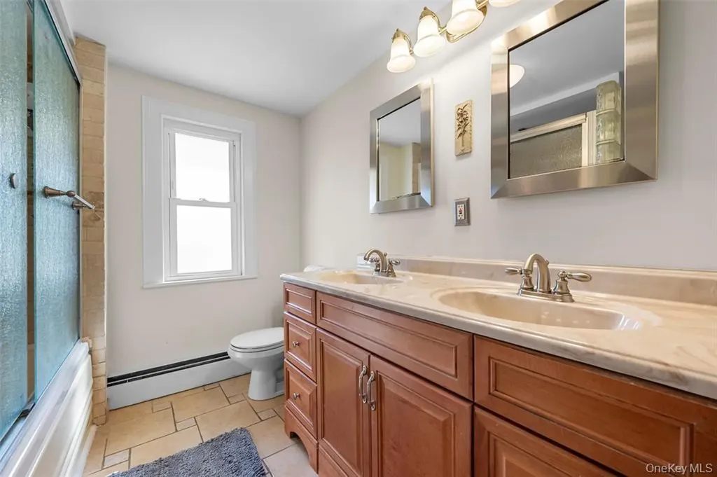 96 Galloway Road Warwick NY 10990