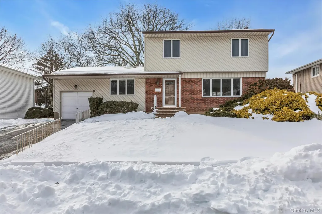 68 Beaumont Drive Plainview NY 11803