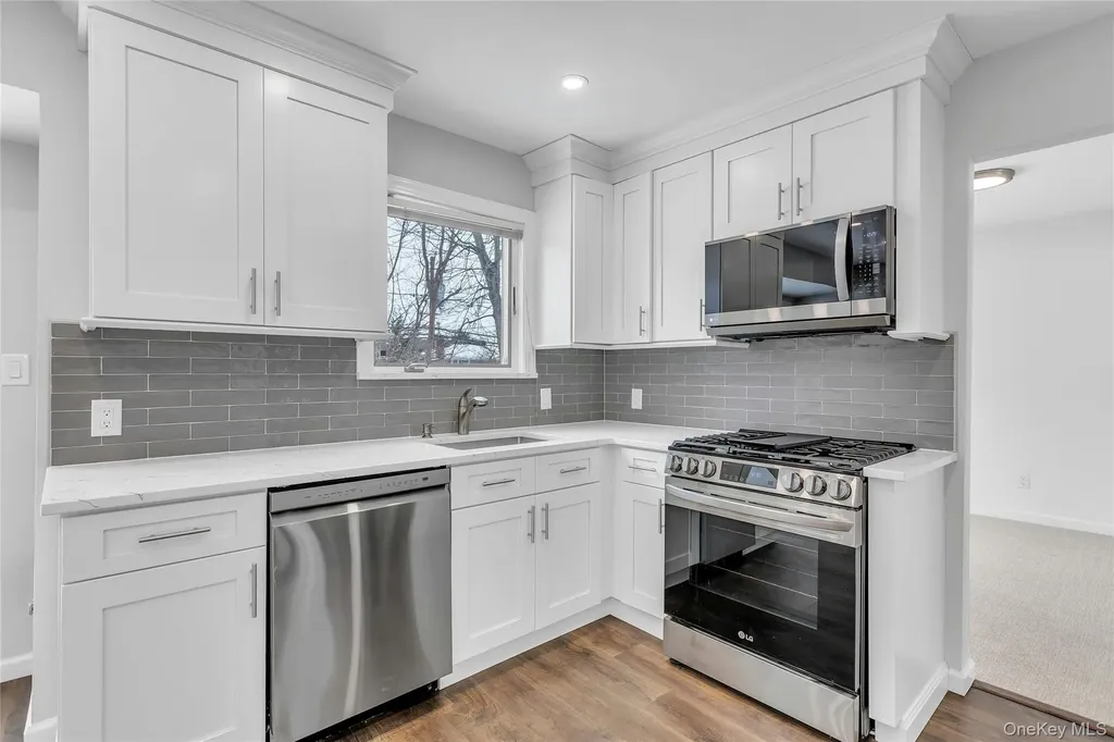 68 Beaumont Drive Plainview NY 11803