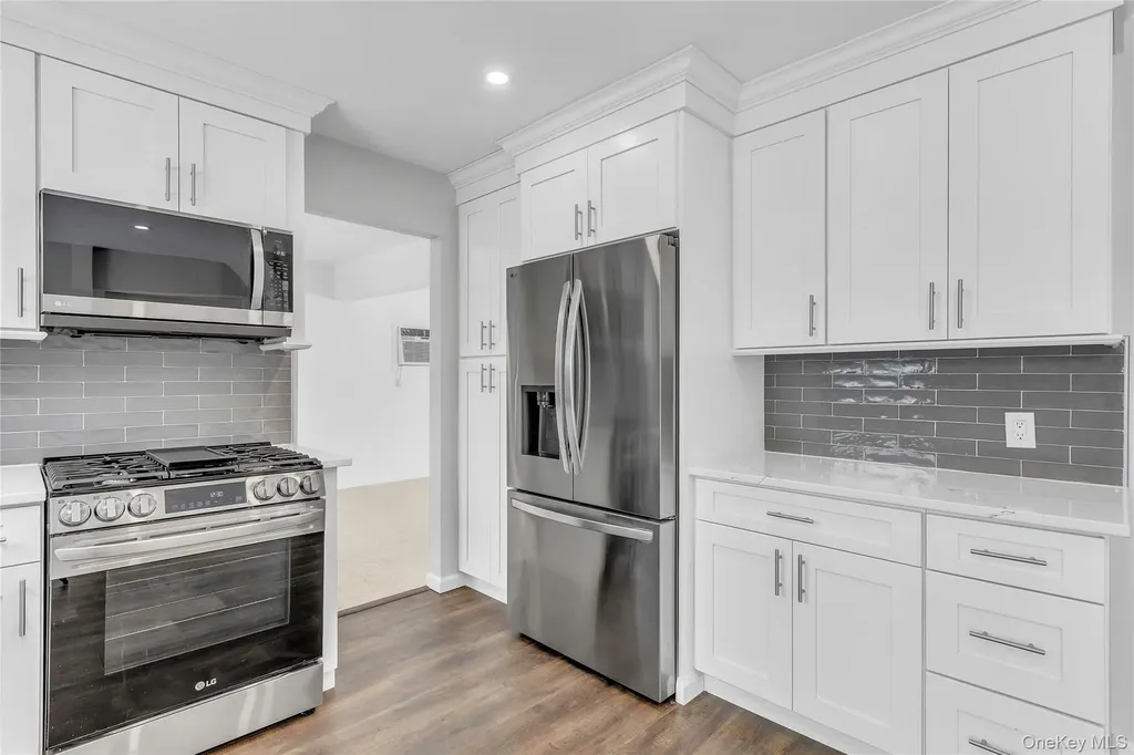 68 Beaumont Drive Plainview NY 11803