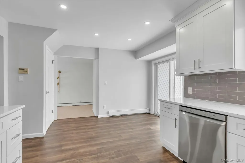68 Beaumont Drive Plainview NY 11803